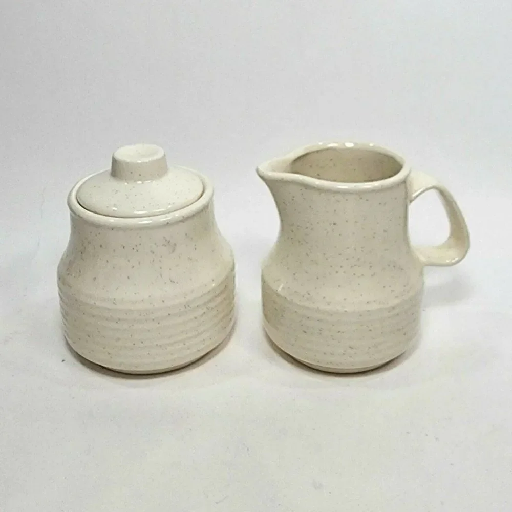 Set of 5 Vtg Speckled Stoneware Creamer, Sugar Bowl & Teacups‎ Raised Rings USA